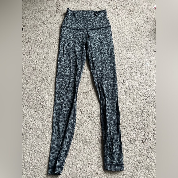 Lululemon hi rise wunder under (nulux) size 4 - Picture 1 of 3